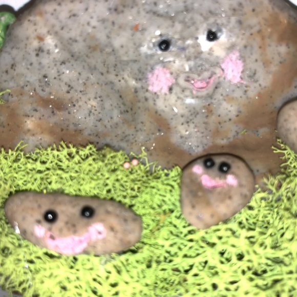 New Boy Elf and Caterpillar visiting Sticks n' Stones, Adorable Wreath handmade - Picture 6 of 7